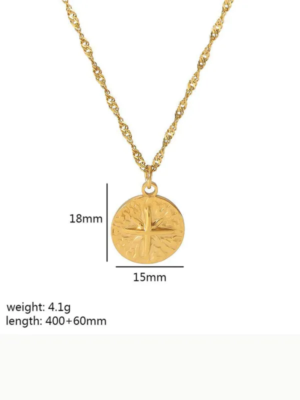 Fashionable and versatile heart-shaped textured pendant necklace