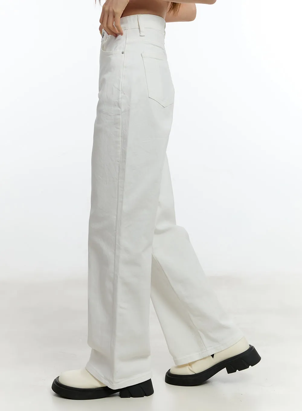 High-Waisted Wide-Fit Solid Trousers CM521