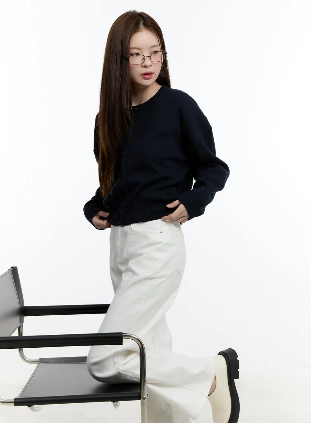 High-Waisted Wide-Fit Solid Trousers CM521