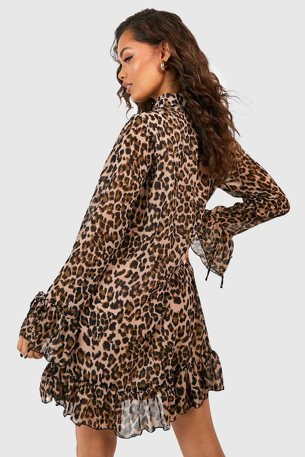 Leopard print dress with ruffles Boohoo, brown